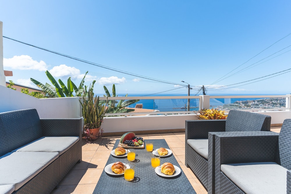 Casa dos Vinhos by Atlantic Holiday