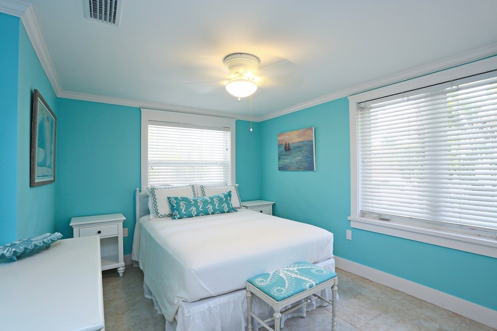 Seascapes 3 Bedroom Home by RedAwning