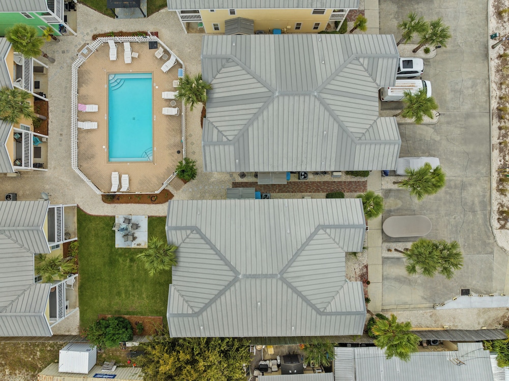 Sago by the Sea: 2-bed, 2.5-bath Retreat Steps From the Beach, Sleeps 7!