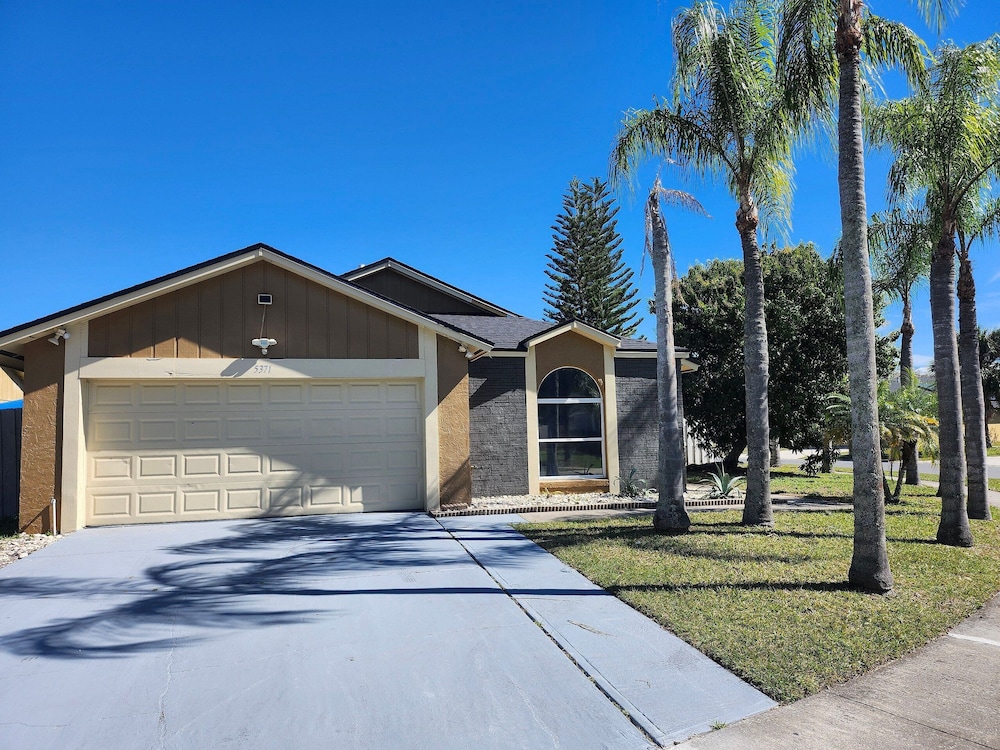 3b/2b Best Location, Private Pool, Indian Wells
