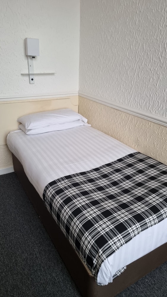 The Hampton Court Guesthouse