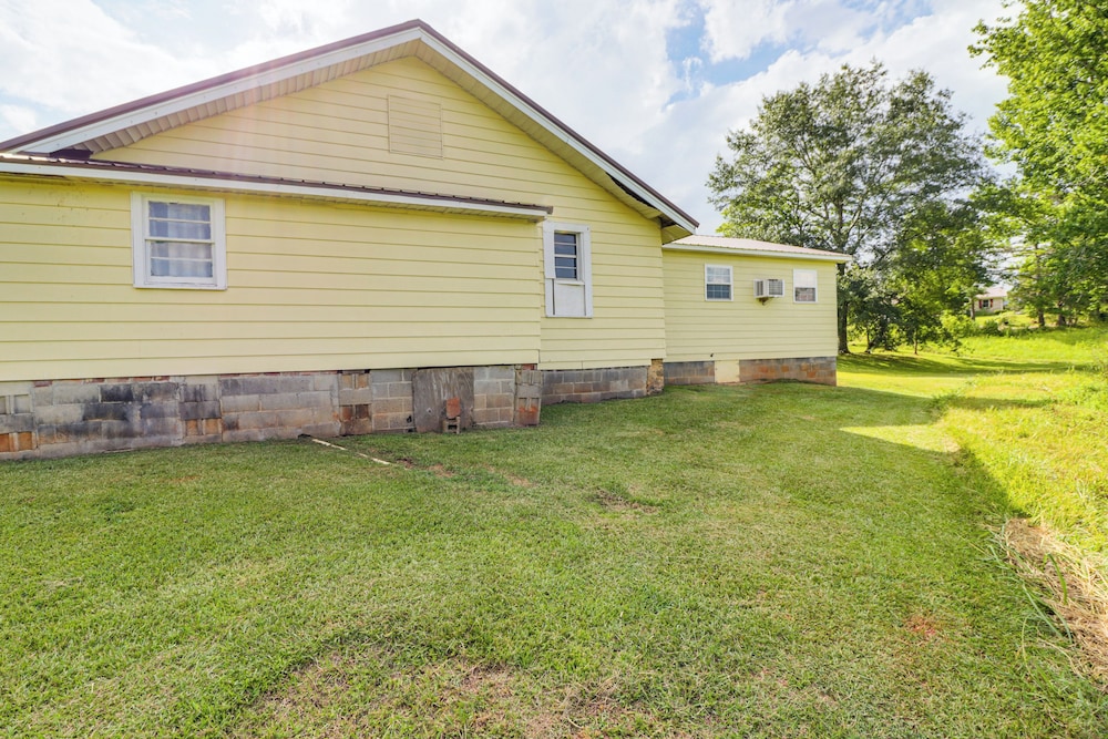 BBQ Ready: Delta Country Home on 30 Acres