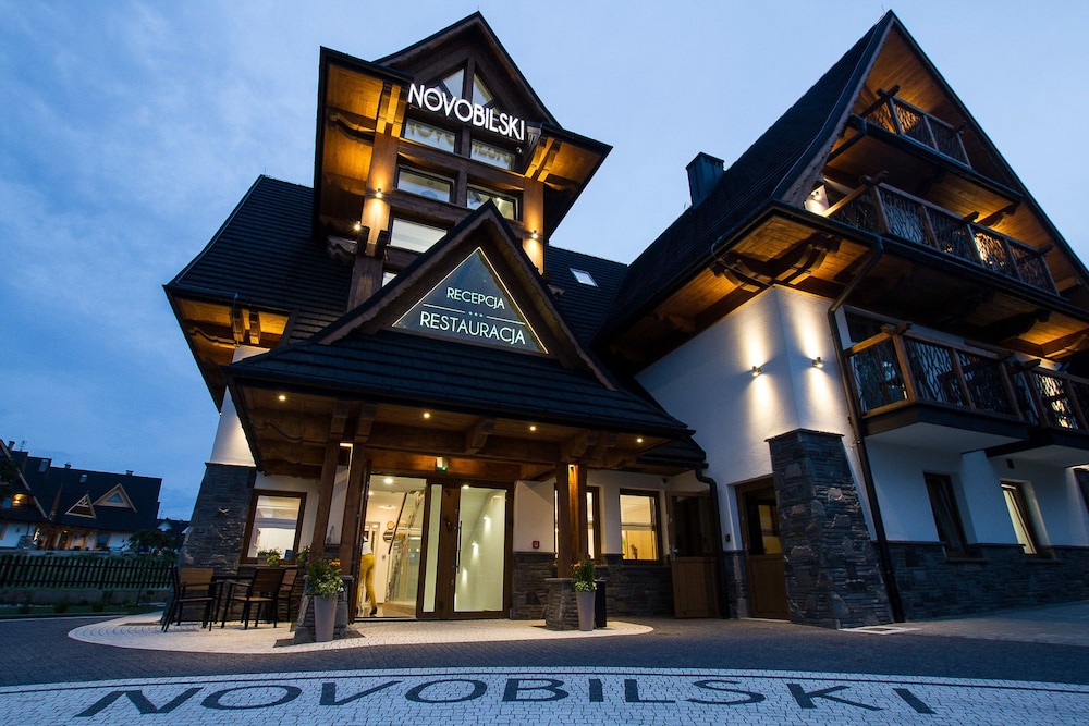 Hotel Pensjonat Novobilski - Image 1