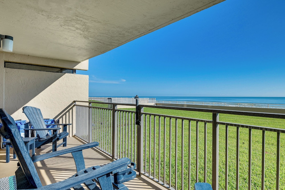 Beachfront Condo w/ Pool Access in Ponce Inlet