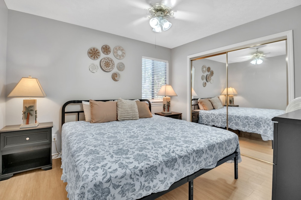 Spacious Home With Beach Access 3 Bedroom Home