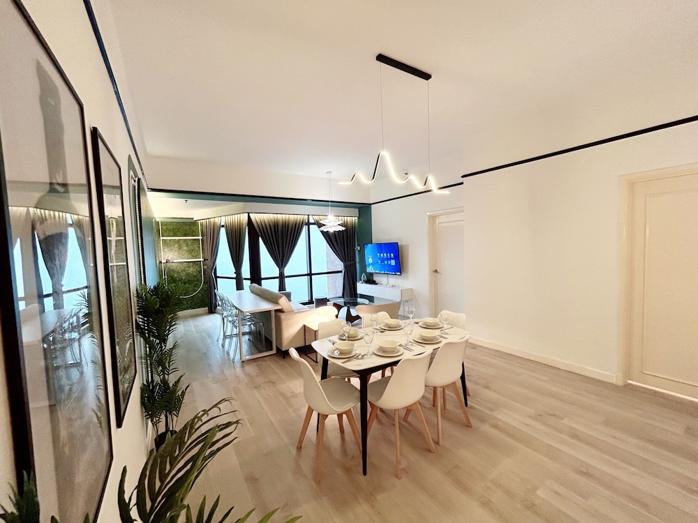Berjaya Times Square by Manhattan Group