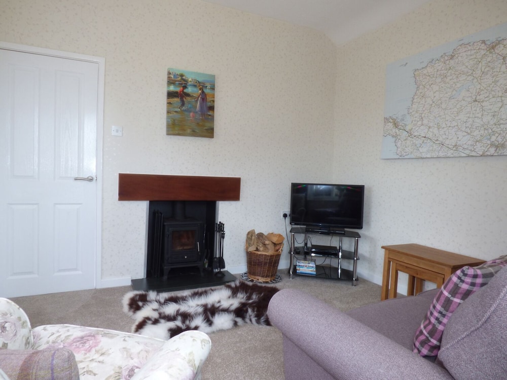 Hafod Cottage view 3