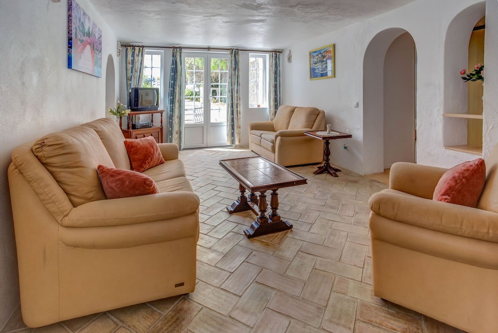 Montenegro Superbly Located Family Vila W