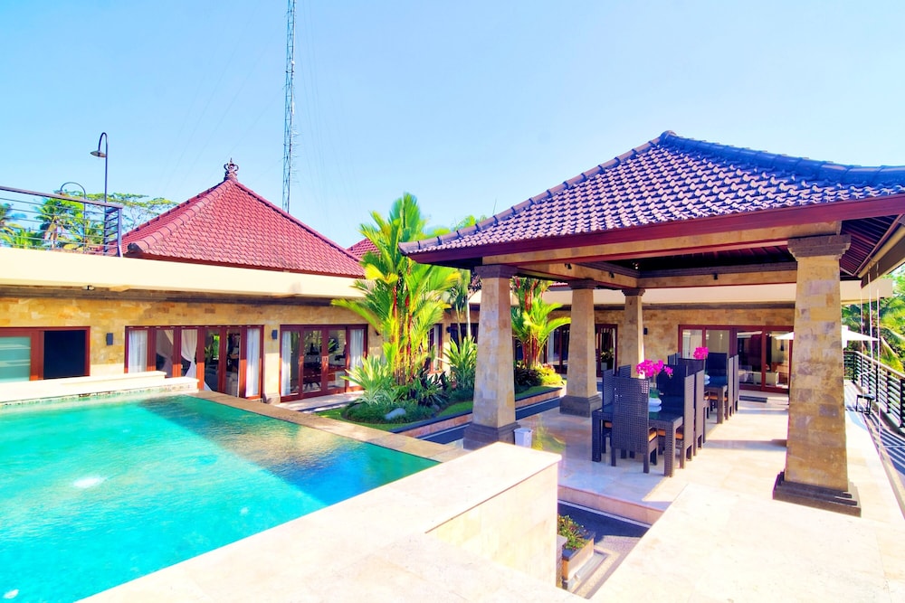 Sari Sasih Hillside By Reccoma
