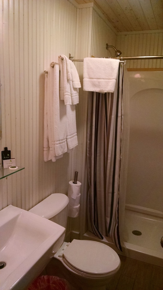 The Saugatuck Retro Resort Motel - Property Image 20