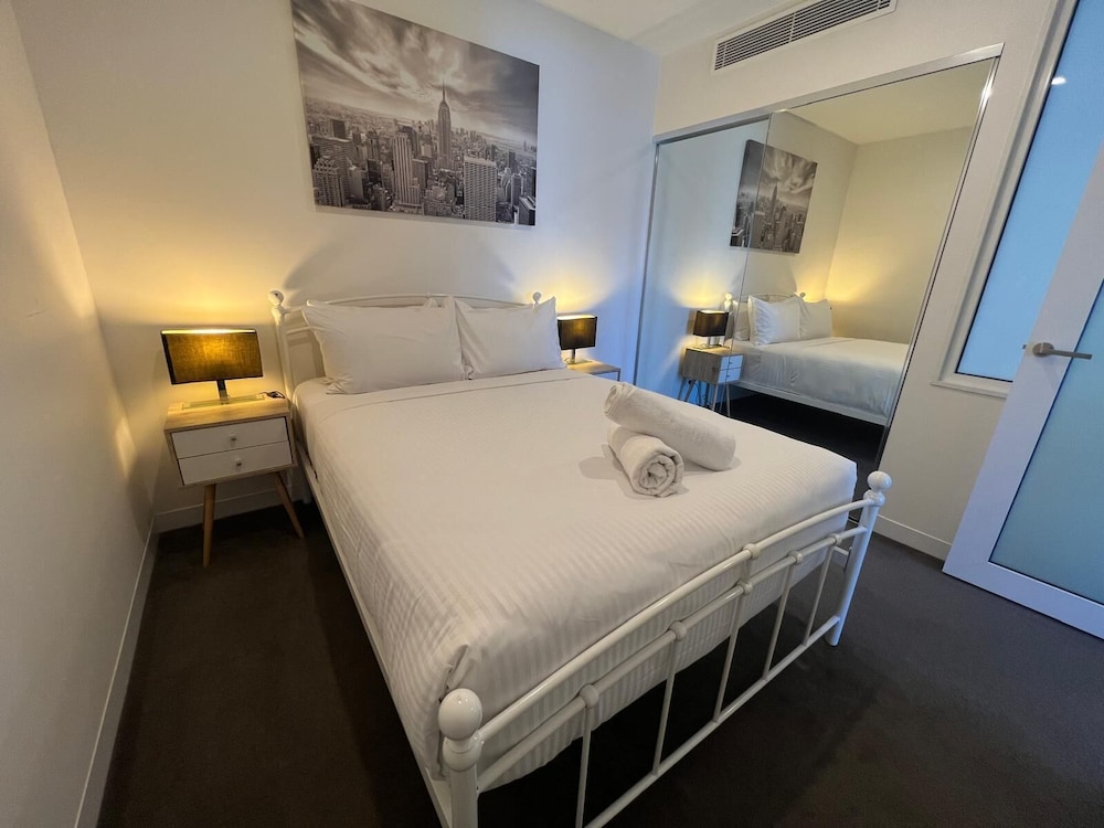 Trafalgar Lane Apartments by CLLIX