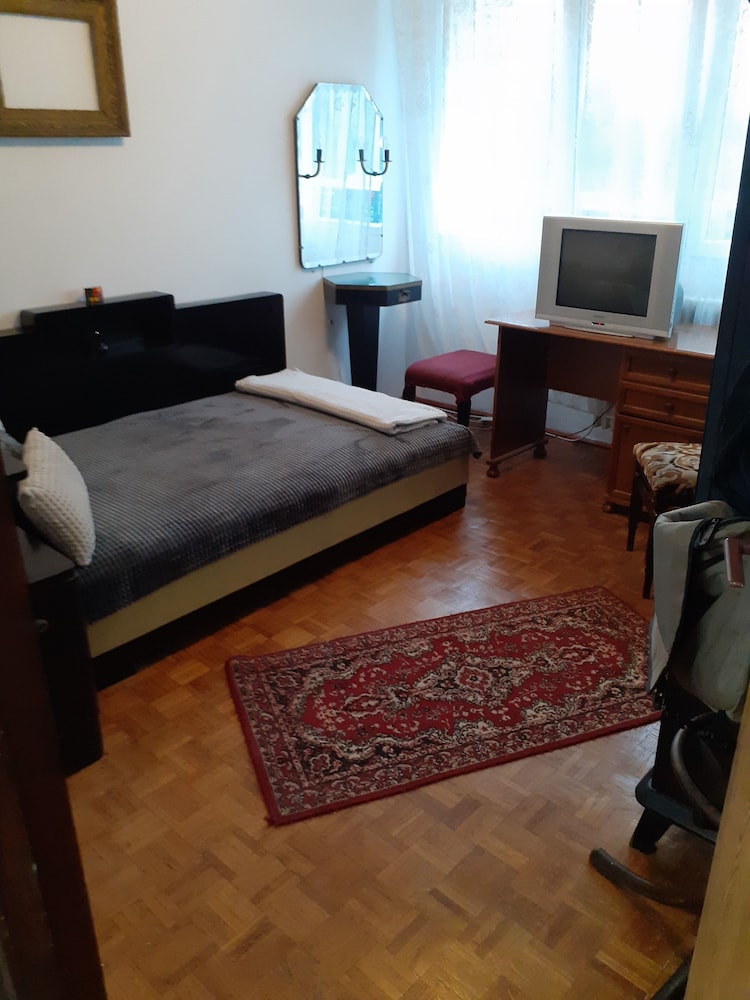 2-bedroom Apartment in Bucharest Near Town Center view 3