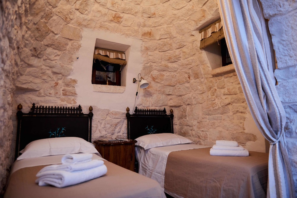 Trullo Cinque Punte view 5