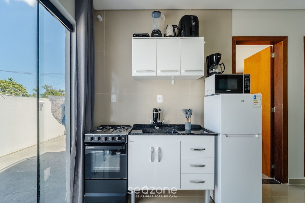 Apt w/ 1 Bedroom and Air Conditioning Irn0103