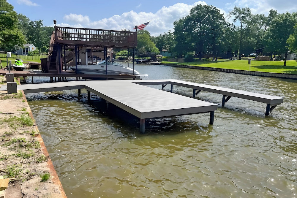 Private Dock: Waterfront Cedar Creek Lake Home
