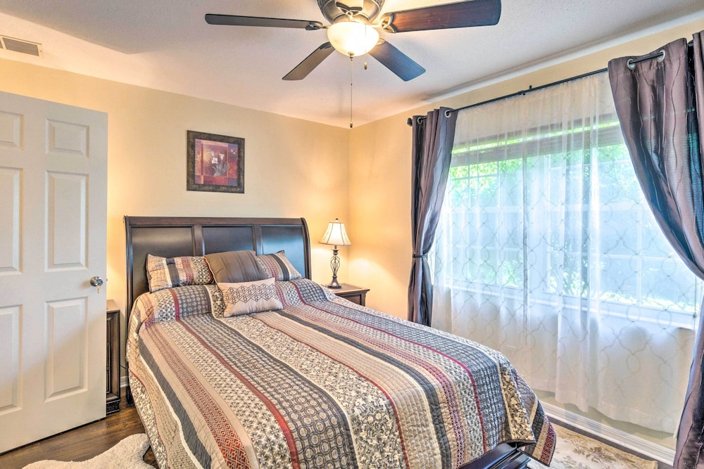 North Port Garden Home: Florida Room, Lanai!