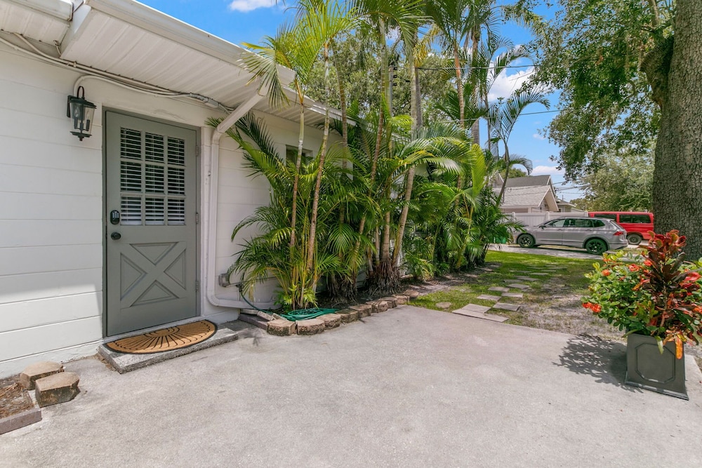 3401 W San Juan St Tampa FL 33629 USA