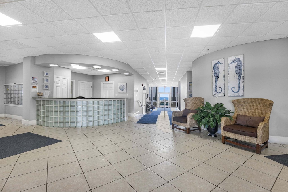 Admirals Quarters 508- Luxury Beachfront Condo 3 Bedrooms 3 Baths 5th Floor