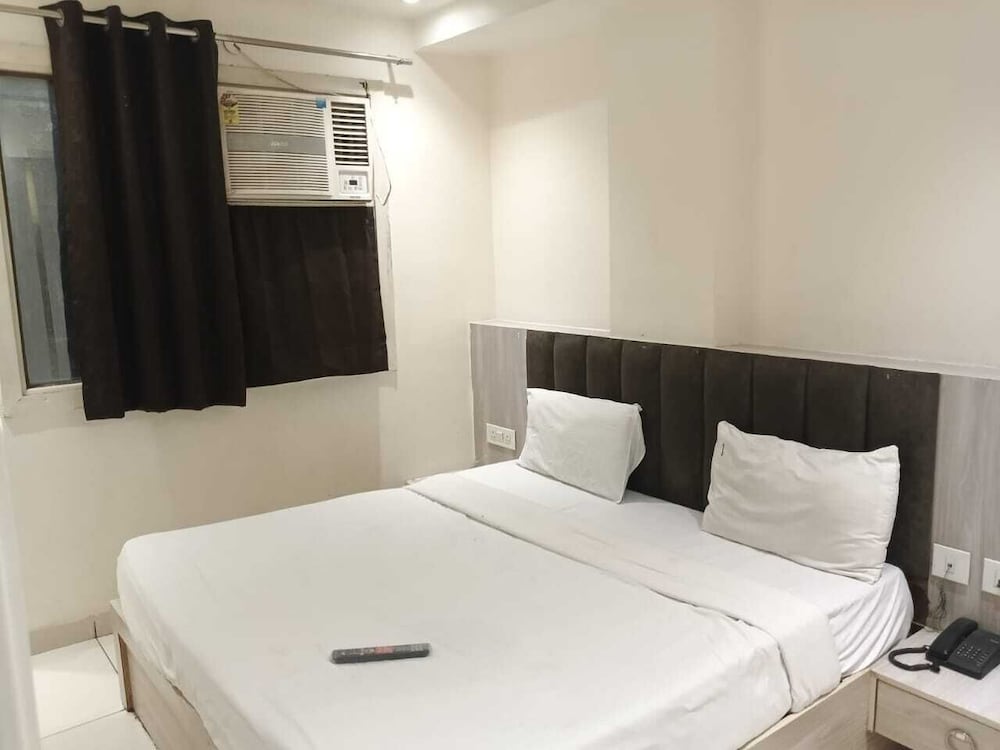 Hotel Red Chilly Adarsh Nagar