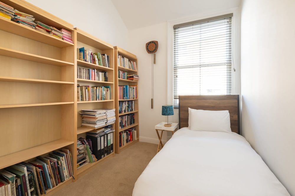 Host Stay Chatsworth Court Apartment