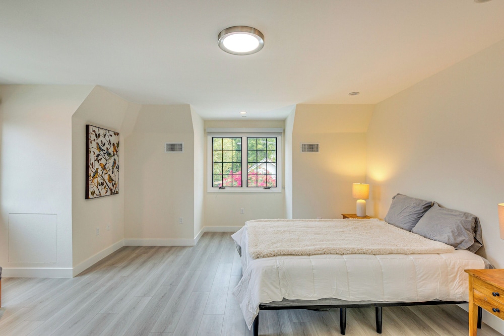 Shop, Dine & Explore Pasadena! Newly Built Home