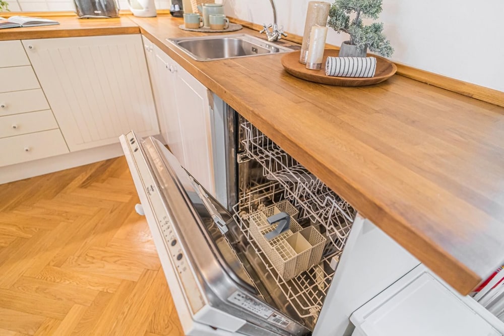2 Bed Flat - Sleeps 6 - Pets - Wifi
