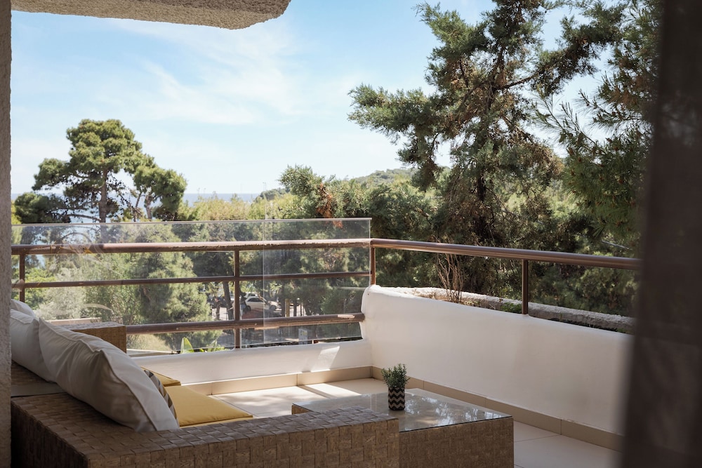 Vouliagmeni Serenity Residence