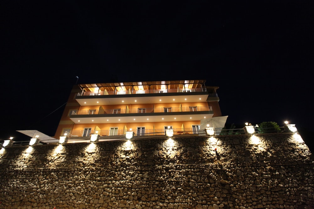 Karos Hotel Llaman