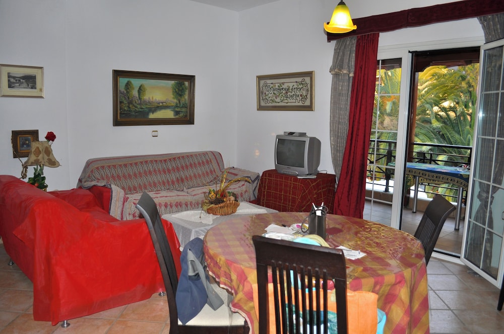 Holiday House Litsa 50 Metres From Agios Gordios Beach