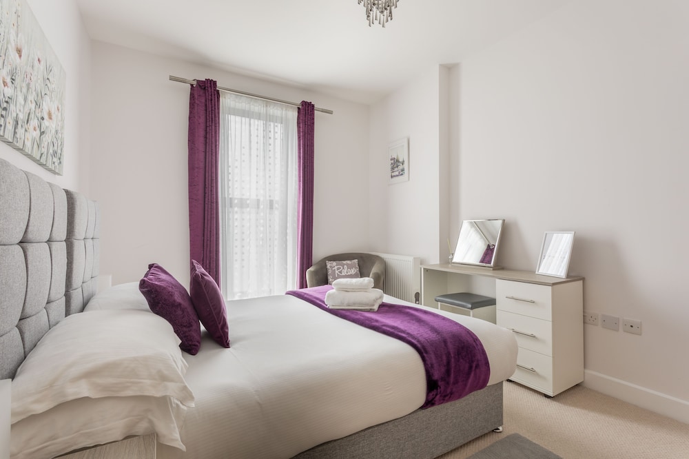 Queens Lodge 1-bed Apartment in Redhill view 4