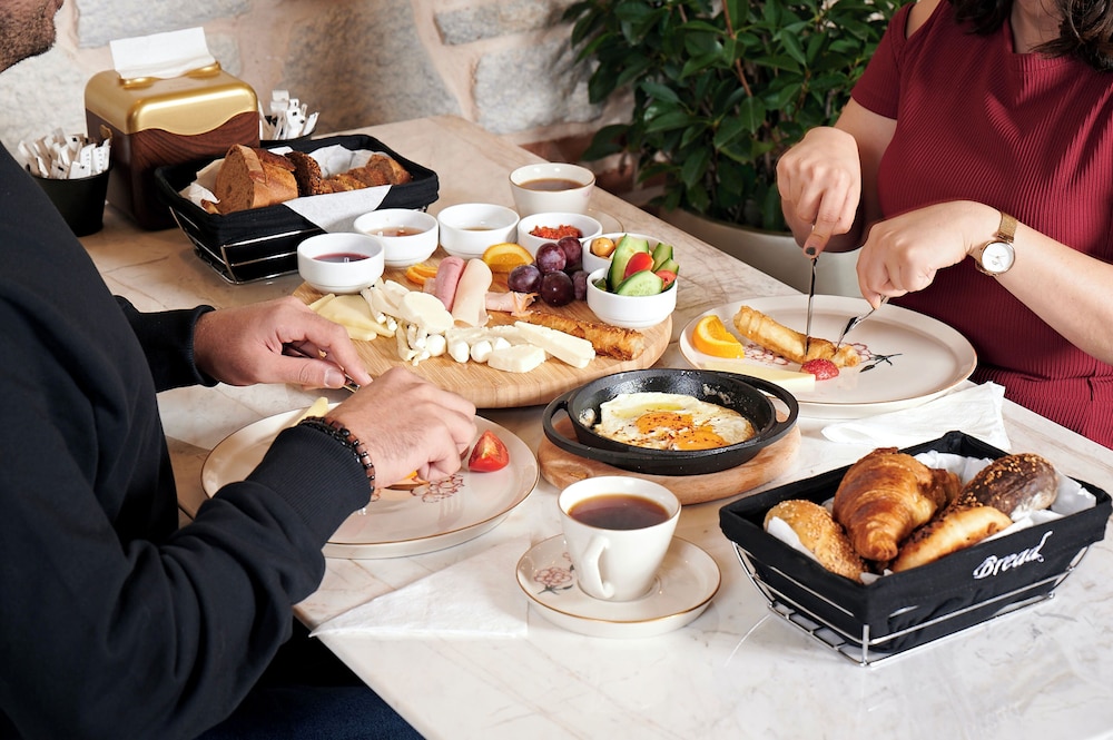 Saratoga Otel - Image 20