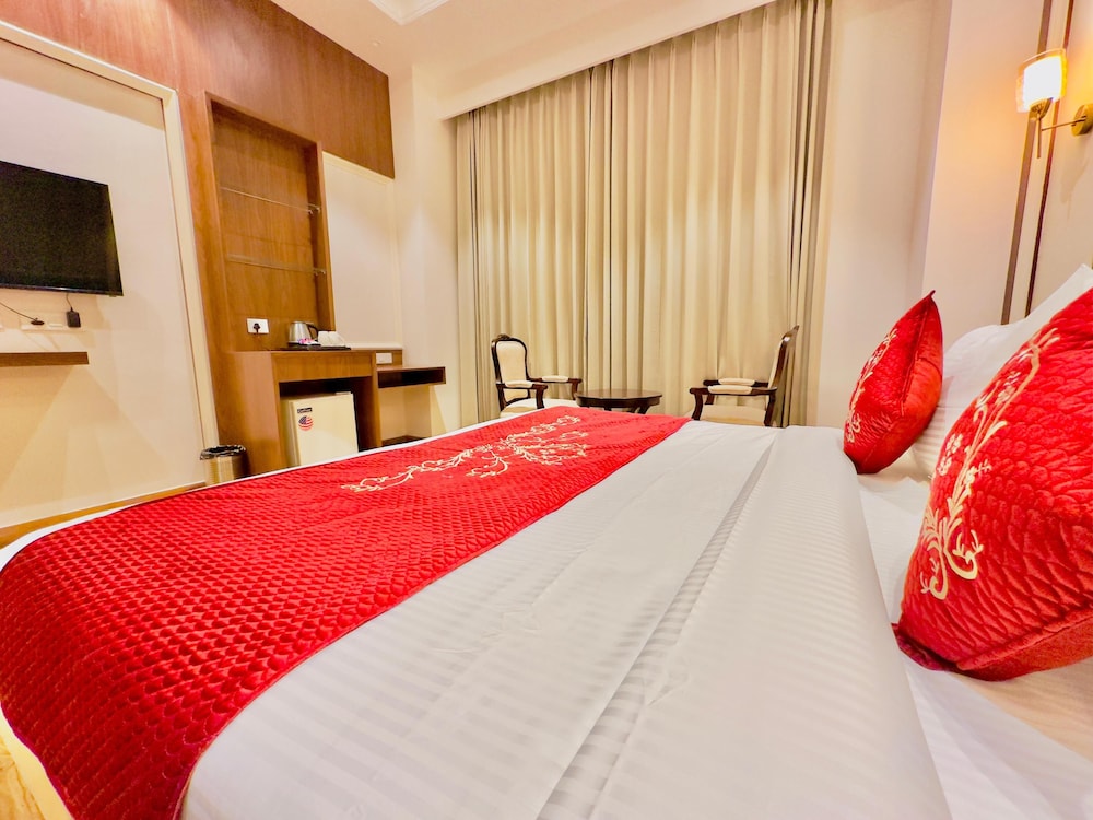 HOTEL SUKH FARM
