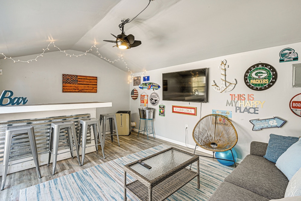 1 Mi to Broadway at the Beach: Home w/ Large Yard!