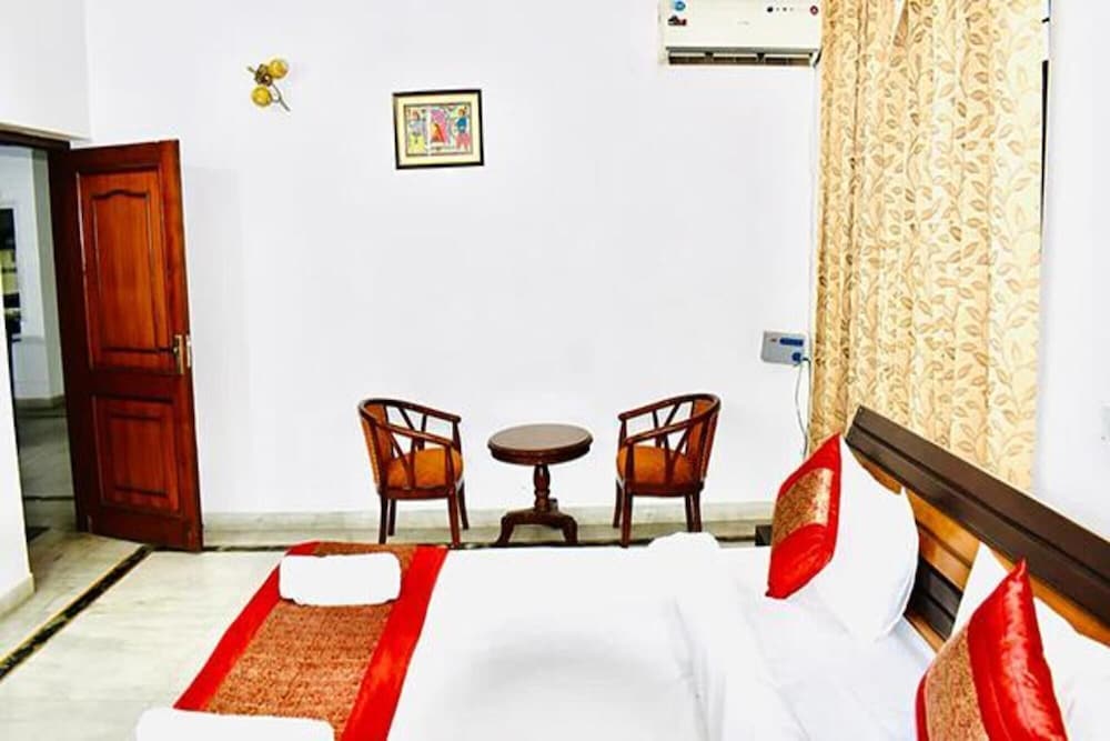 Fabhotel Noida Dreamz