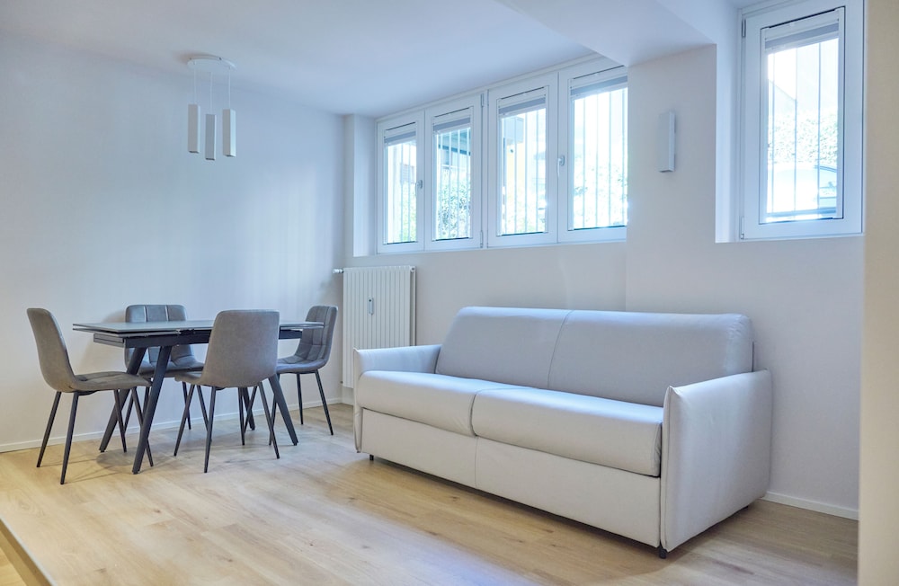 Milan Retreats City life