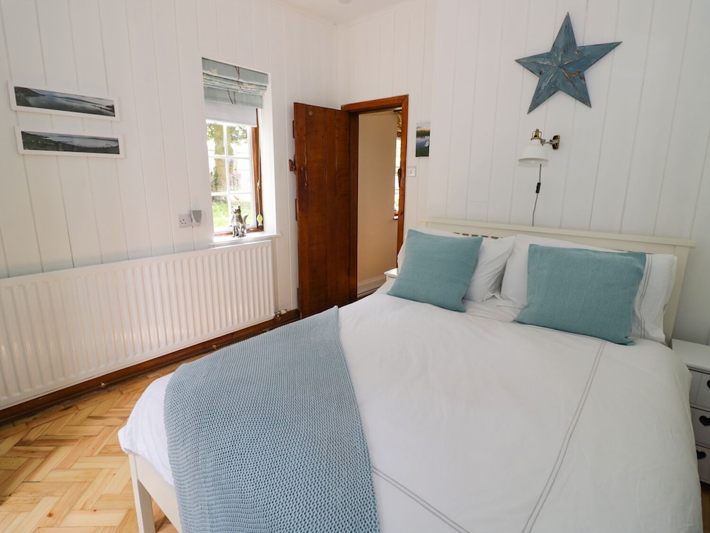 Fox Cottage view 4