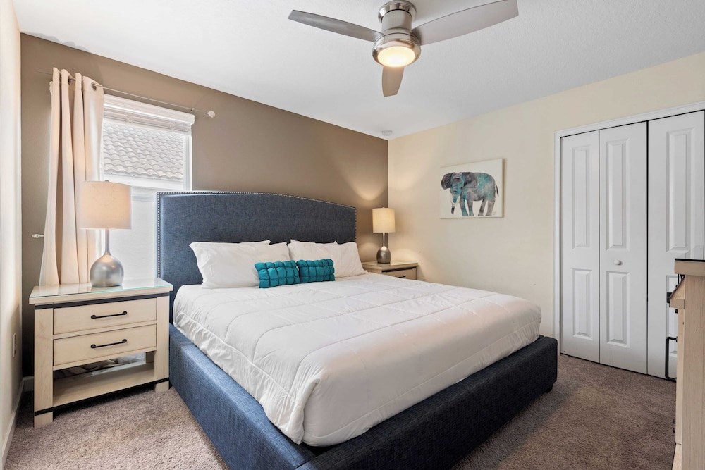Stinger Luxe Retreat by Avantstay 8BR Luxury Villa Near Disney w/ Pool & Game Room