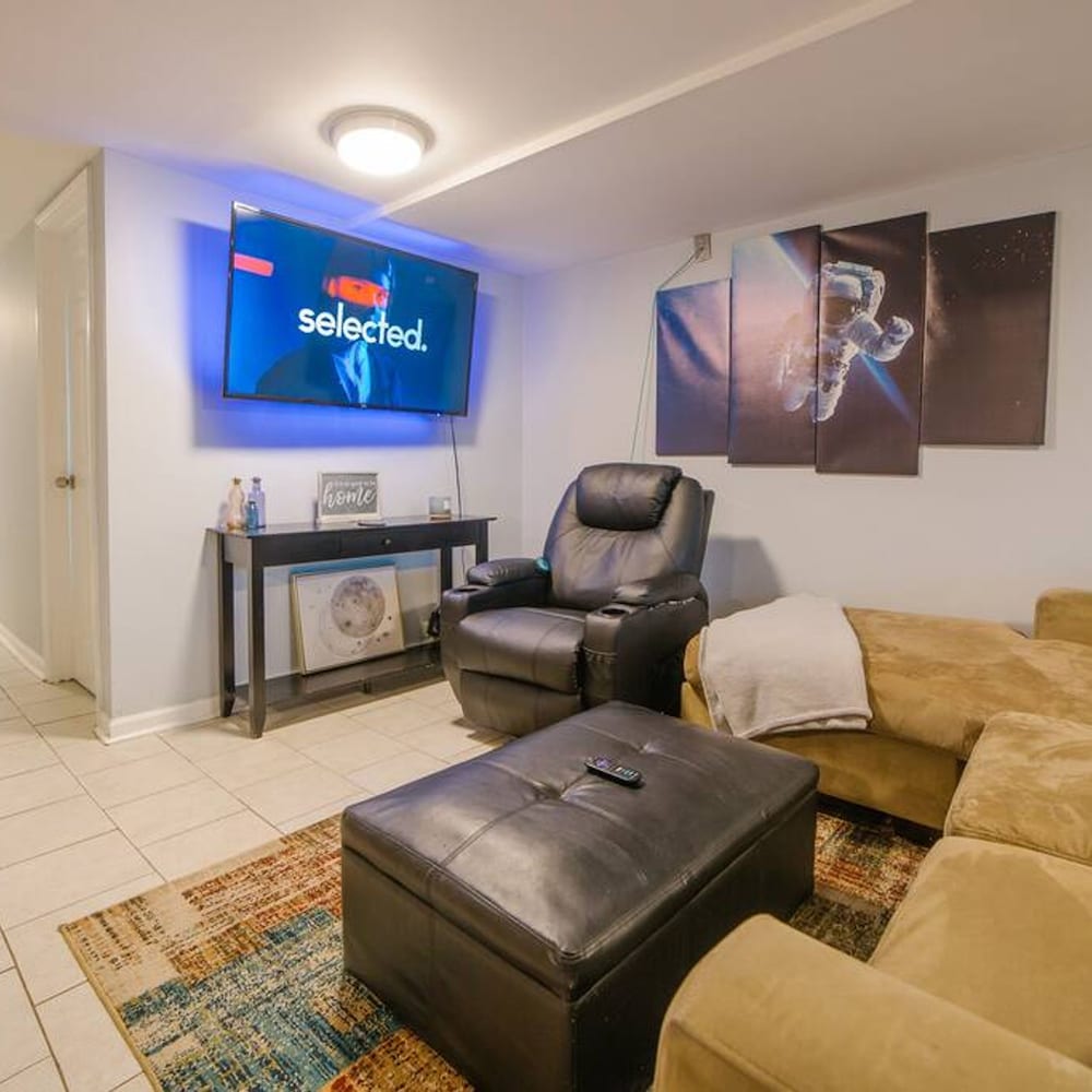Midway Airport 2 Bedroom With Full Kitchen