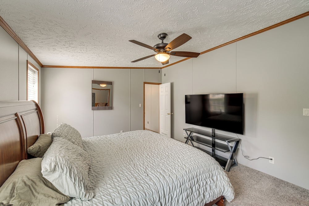 1 Mi to Geneva SP: Family Home w/ Game Room & Yard