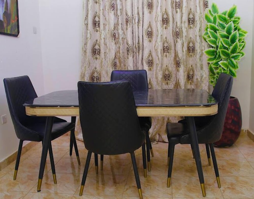 El-Mak Luxury Homes