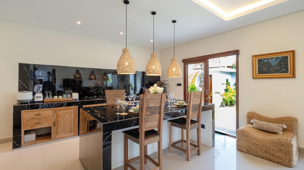 The Lange Estate by Villa Finder
