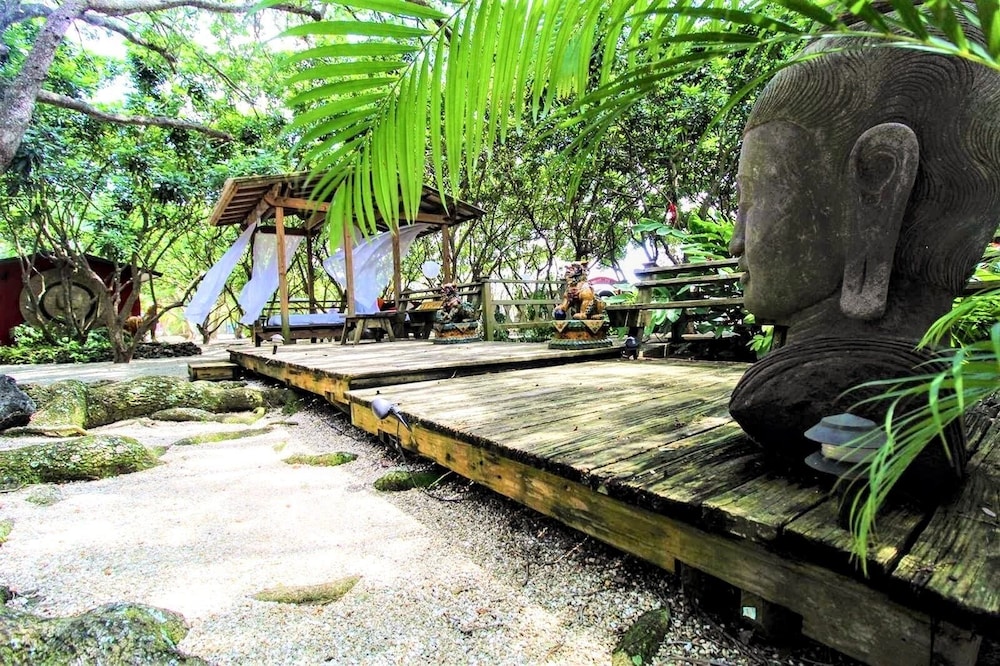 Find Peace - Tiny House in Japanese Garden view 5