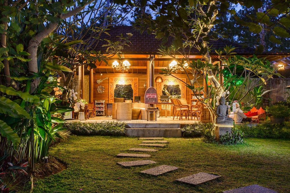 Ubud Raya Villa