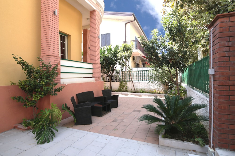 Villa Anna B&B
