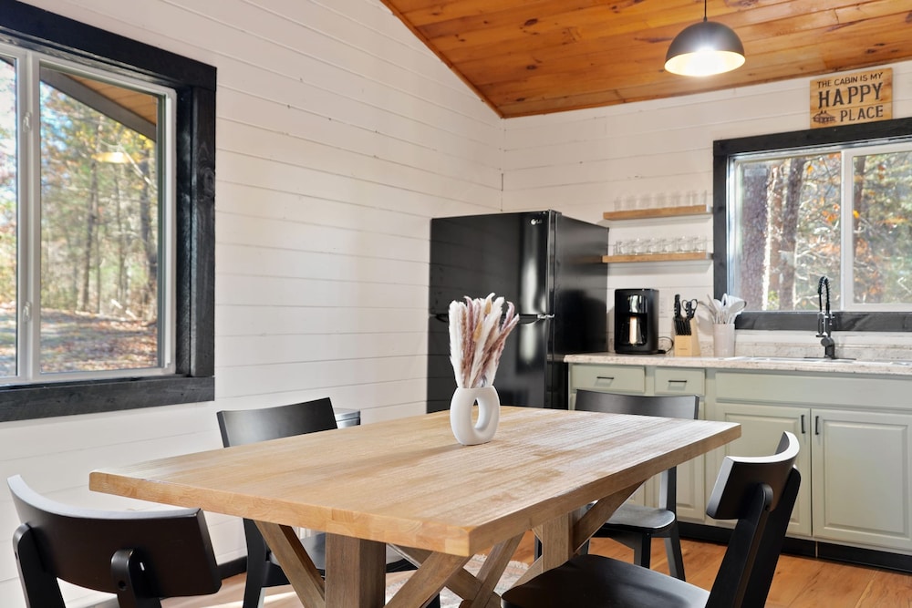 Moonrise Retreat With Spa Fire Pit 8 min to Town
