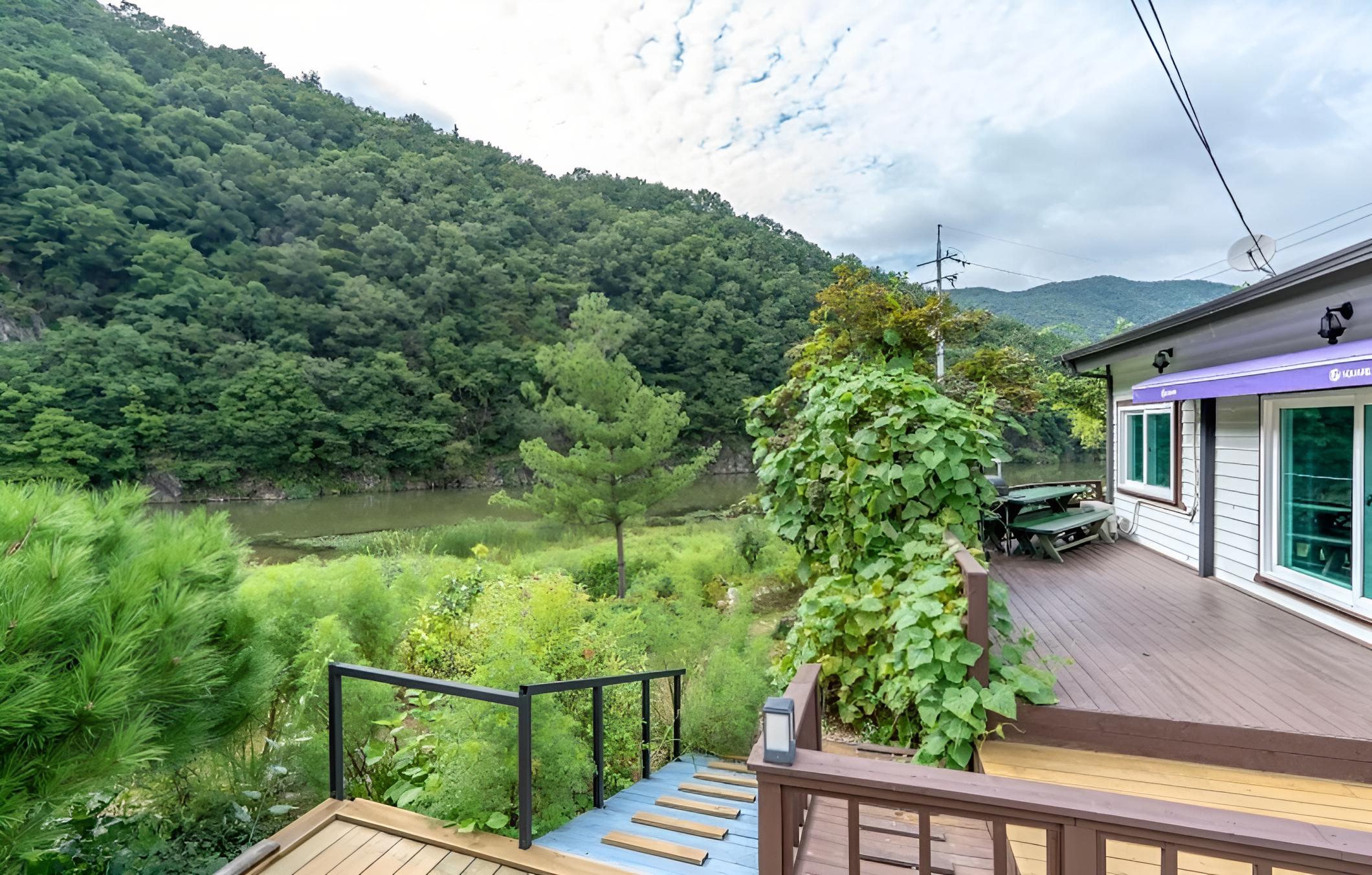 Boeun Supsogui Hayan Pension view 2