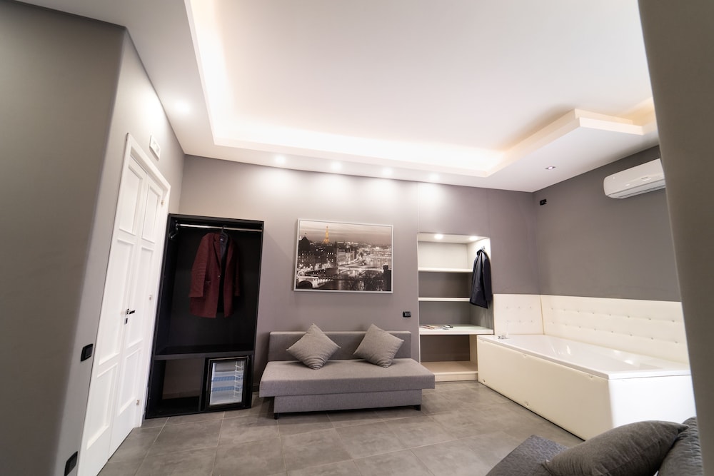 P.C. Boutique H. Napoli Centro by ClaPa Group Dislocated Hospitality