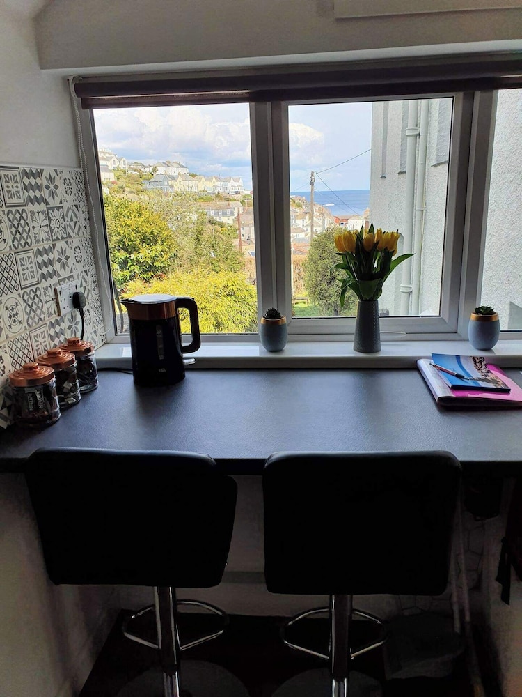 Seaview-petsok-patio-1br