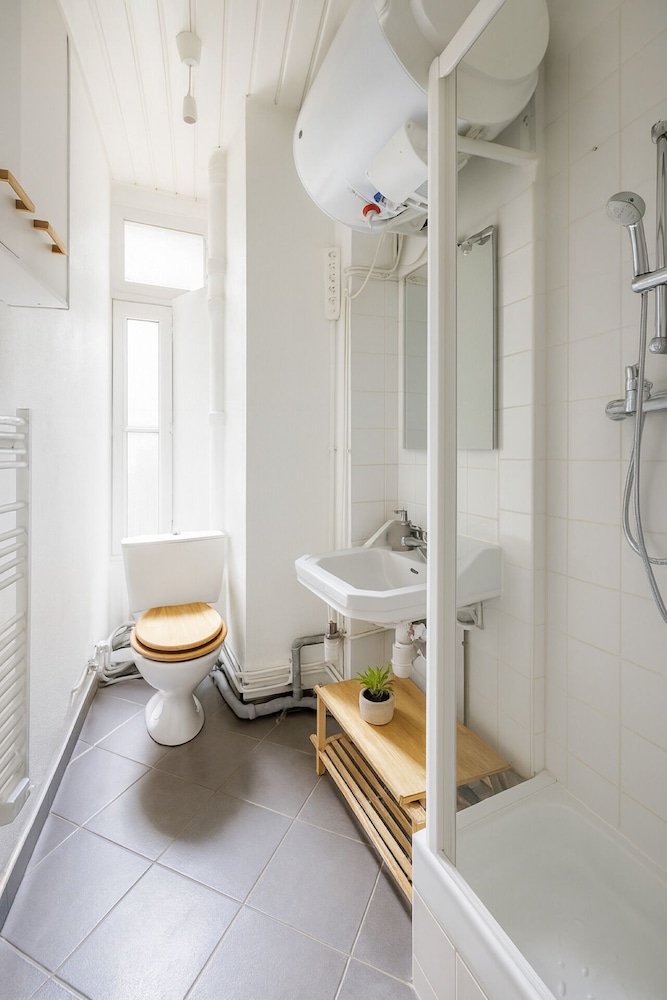 Spacieux appartement a Montmartre