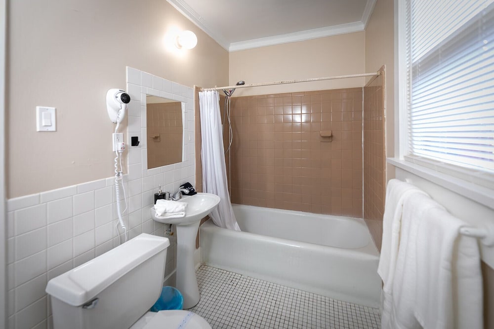 Memphis Belvedere Suites